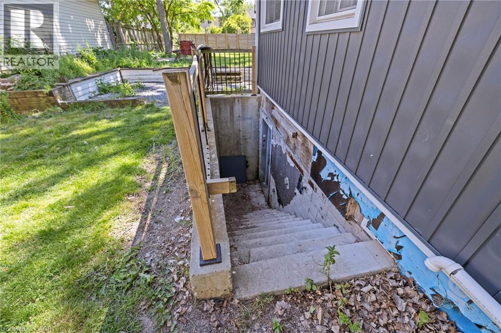 54 E Chestnut Street E, St. Catharines, Ontario  L2T 1H1 - Photo 39 - 40837742