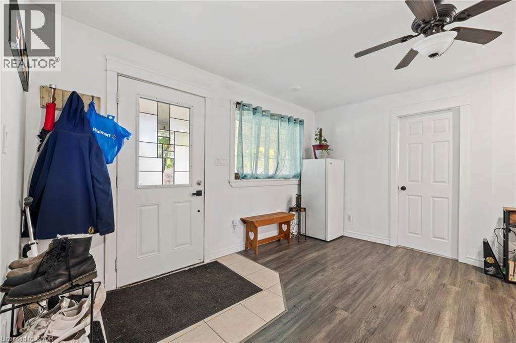 54 E Chestnut Street E, St. Catharines, Ontario  L2T 1H1 - Photo 4 - 40837742