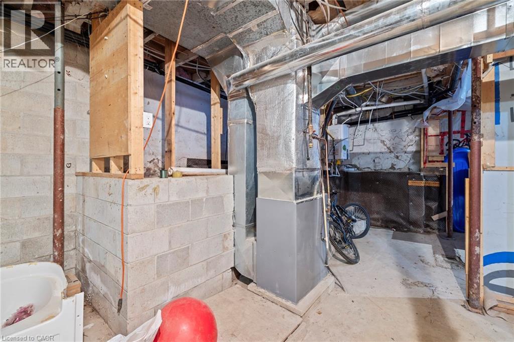 54 E Chestnut Street E, St. Catharines, Ontario  L2T 1H1 - Photo 42 - 40837742