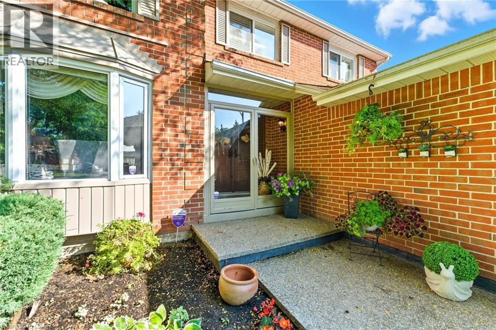 3043 Vanderbilt Road, Mississauga, Ontario  L5N 4W8 - Photo 2 - 40837087