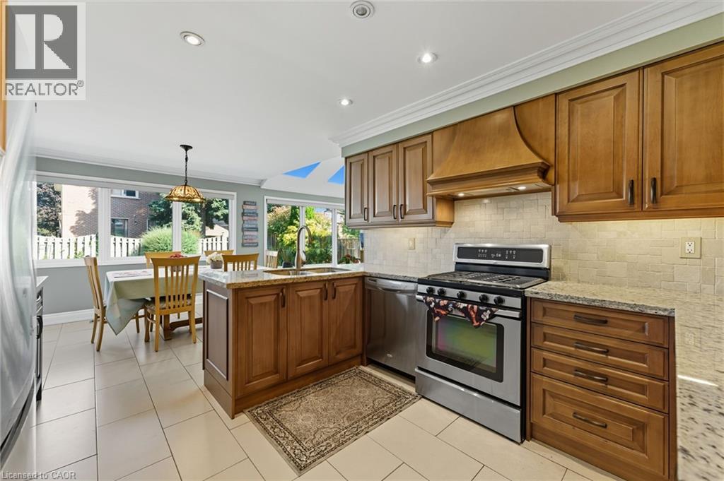 3043 Vanderbilt Road, Mississauga, Ontario  L5N 4W8 - Photo 3 - 40837087