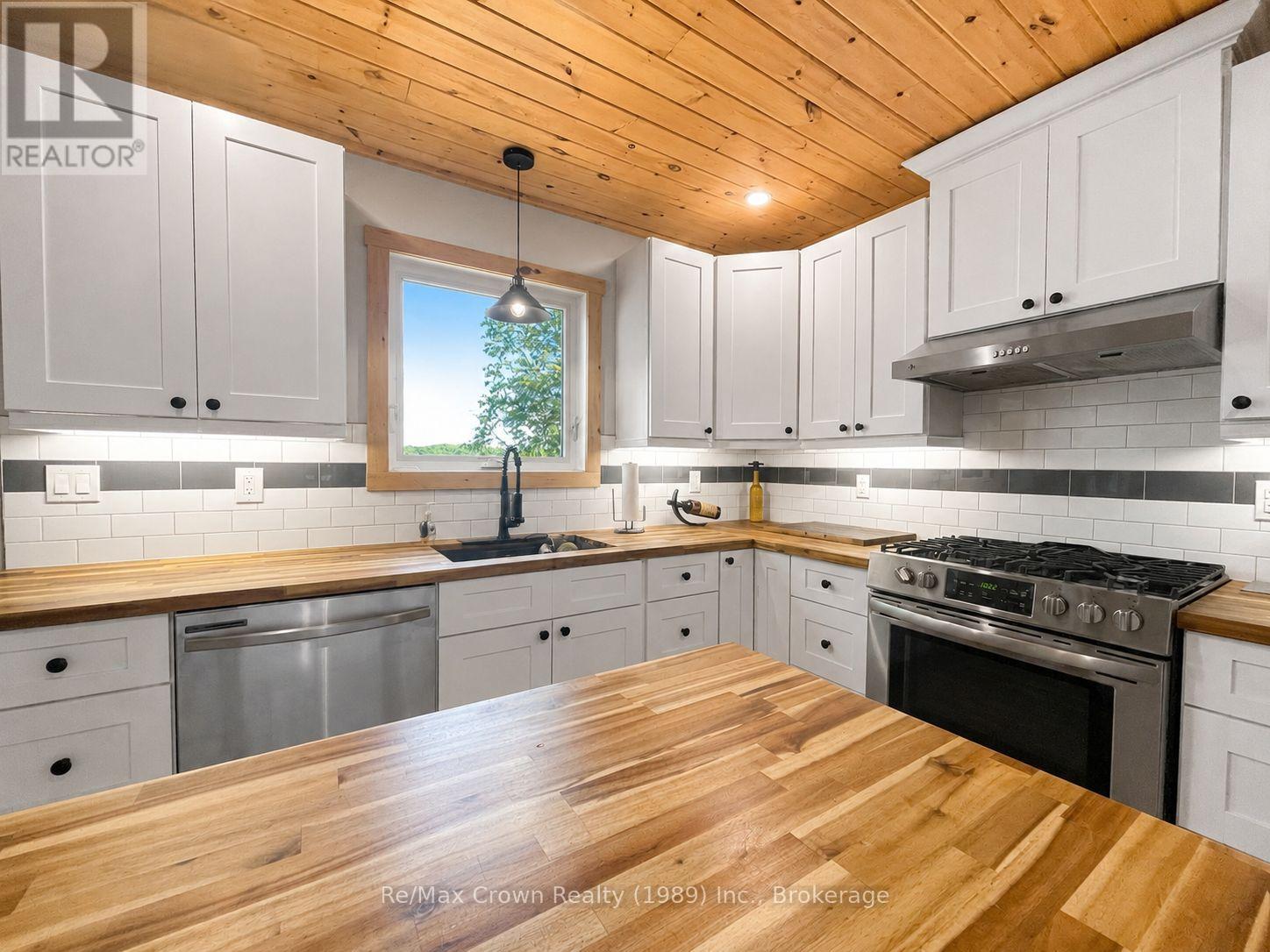 771 Limberlost Point Road, Parry Sound Remote Area, Ontario  P0H 2R0 - Photo 17 - X13418528