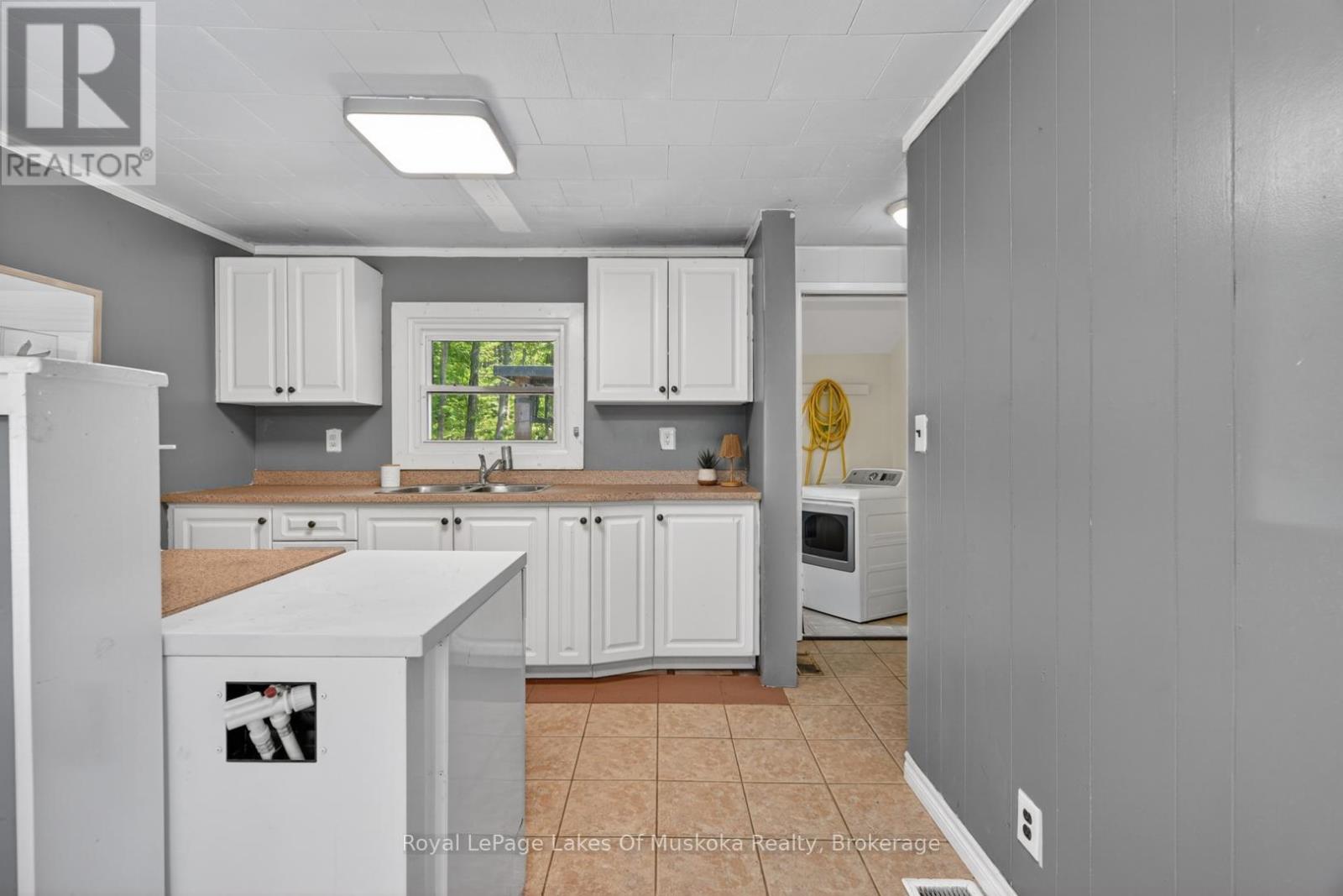 1018 Sniders Bay Road, Gravenhurst, Ontario  P1P 1R2 - Photo 10 - X13418592
