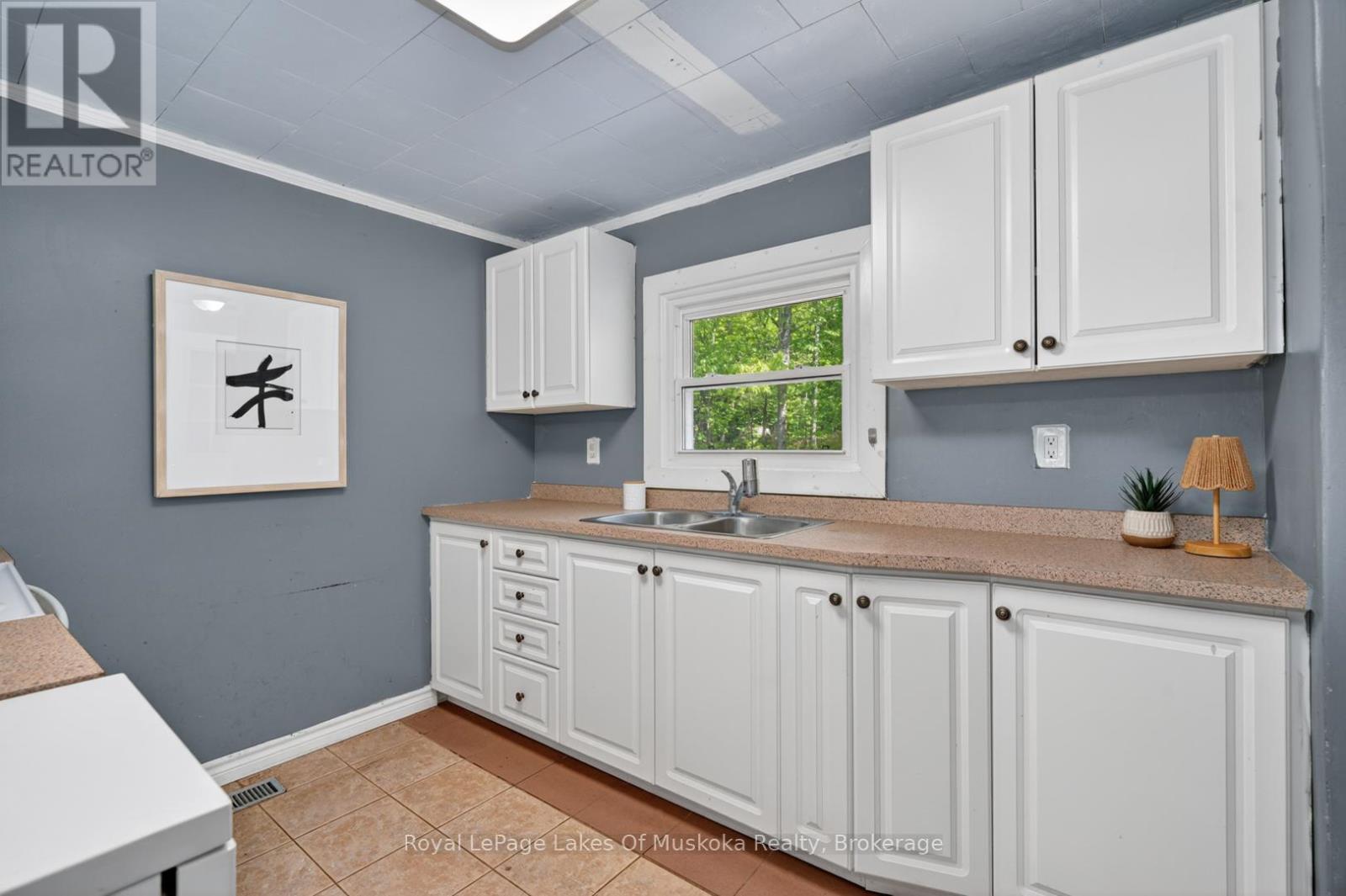 1018 Sniders Bay Road, Gravenhurst, Ontario  P1P 1R2 - Photo 11 - X13418592