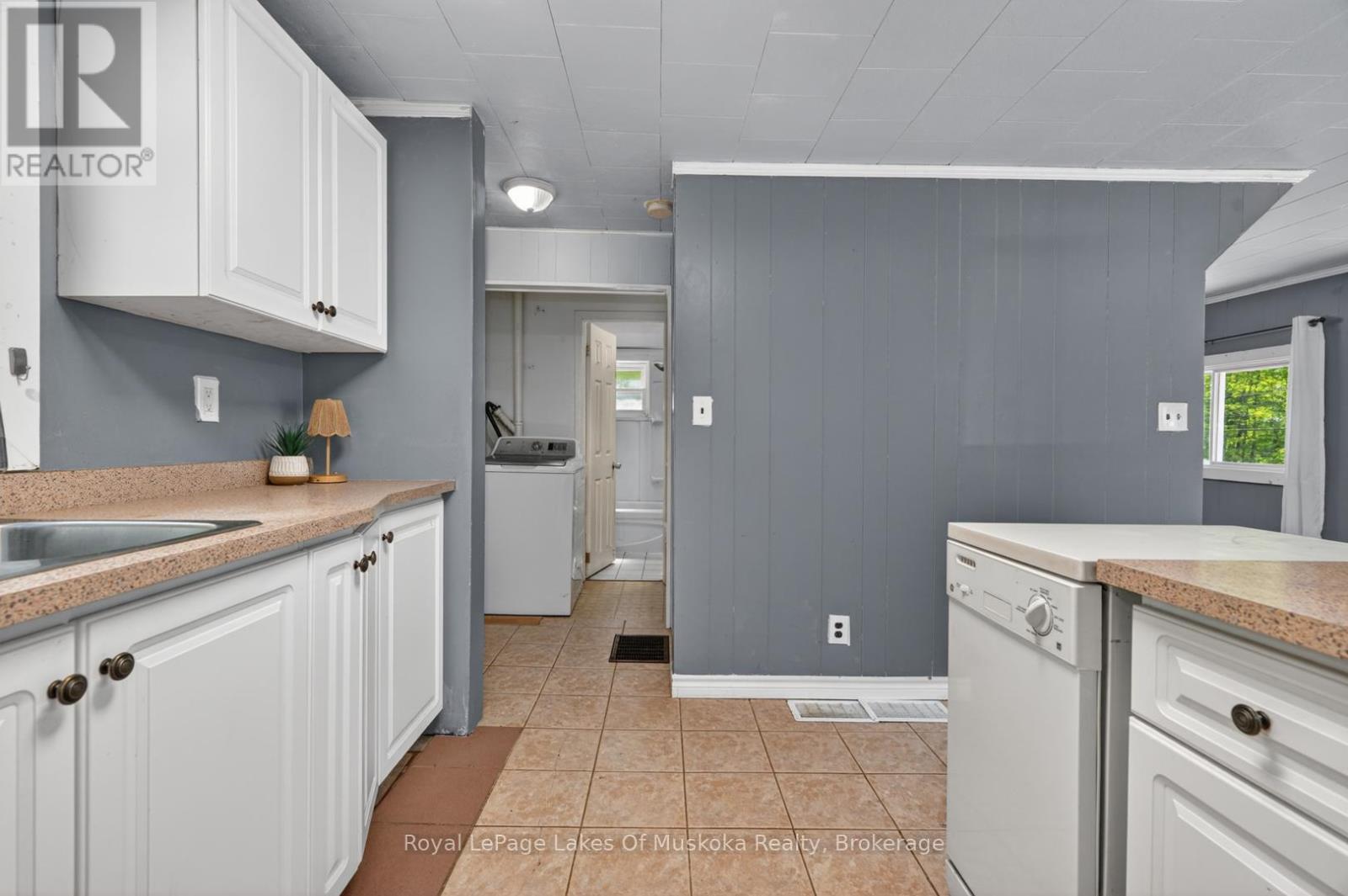 1018 Sniders Bay Road, Gravenhurst, Ontario  P1P 1R2 - Photo 13 - X13418592