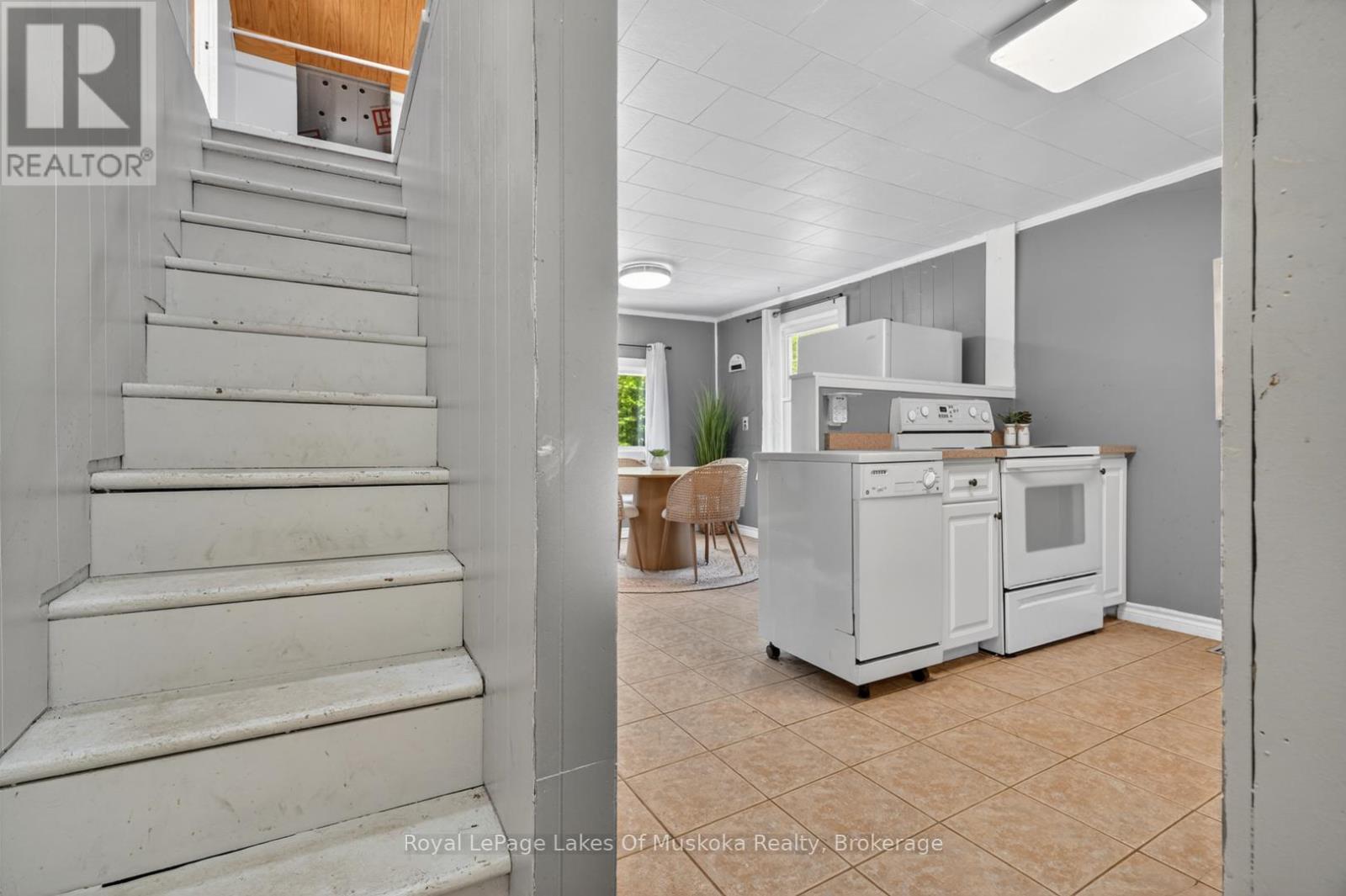 1018 Sniders Bay Road, Gravenhurst, Ontario  P1P 1R2 - Photo 17 - X13418592