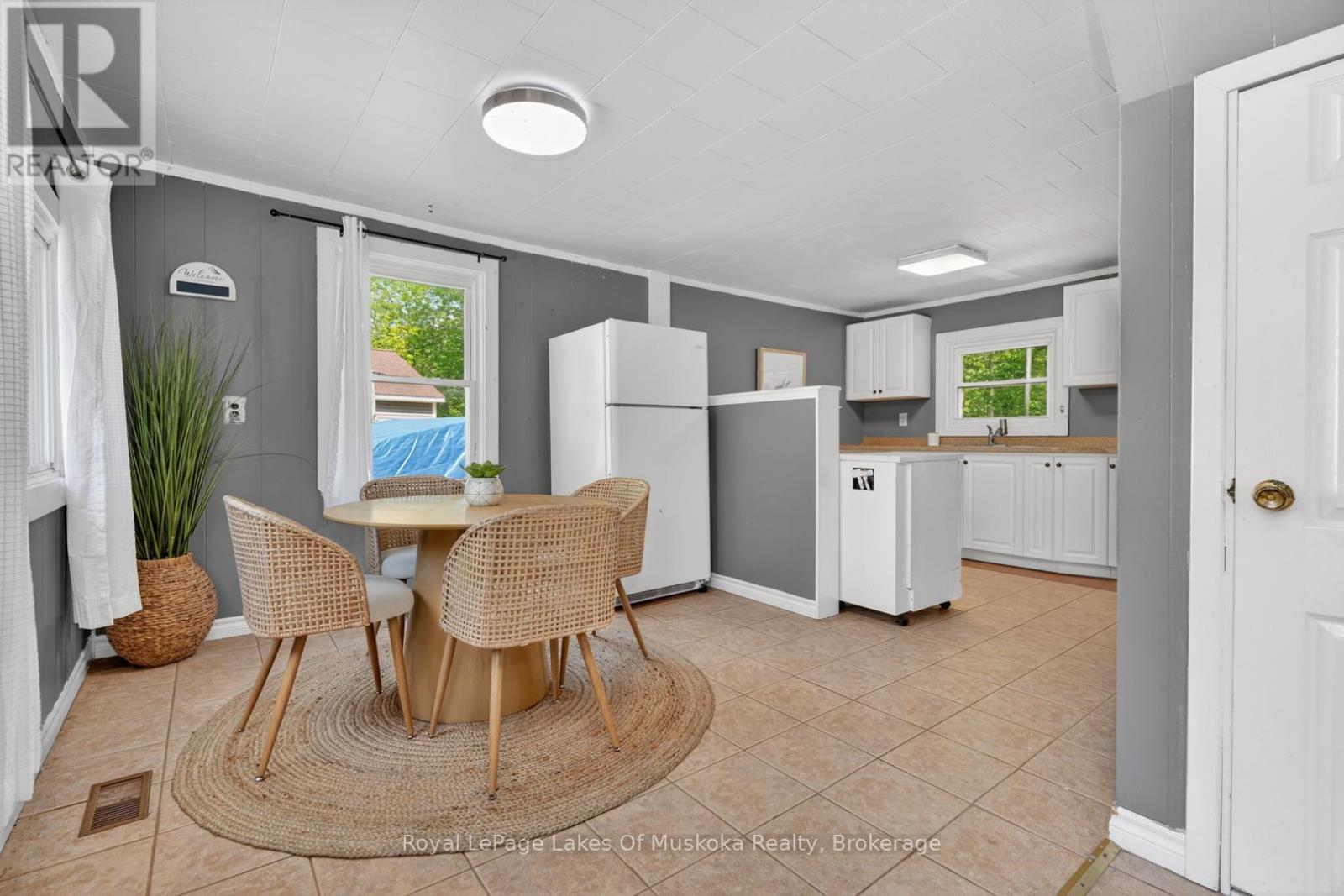 1018 Sniders Bay Road, Gravenhurst, Ontario  P1P 1R2 - Photo 7 - X13418592