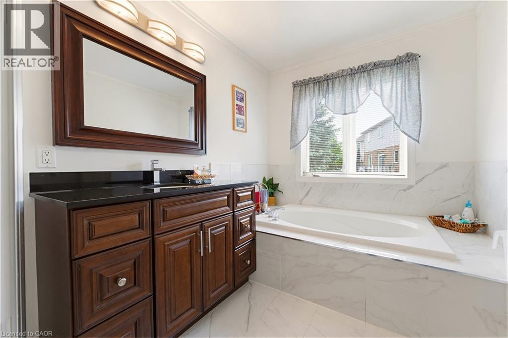 805 Munich Circle, Waterloo, Ontario  N2V 2N5 - Photo 24 - 40836085