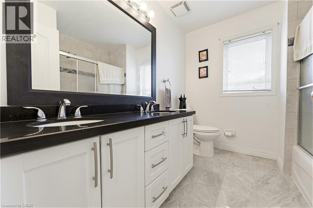 805 Munich Circle, Waterloo, Ontario  N2V 2N5 - Photo 28 - 40836085