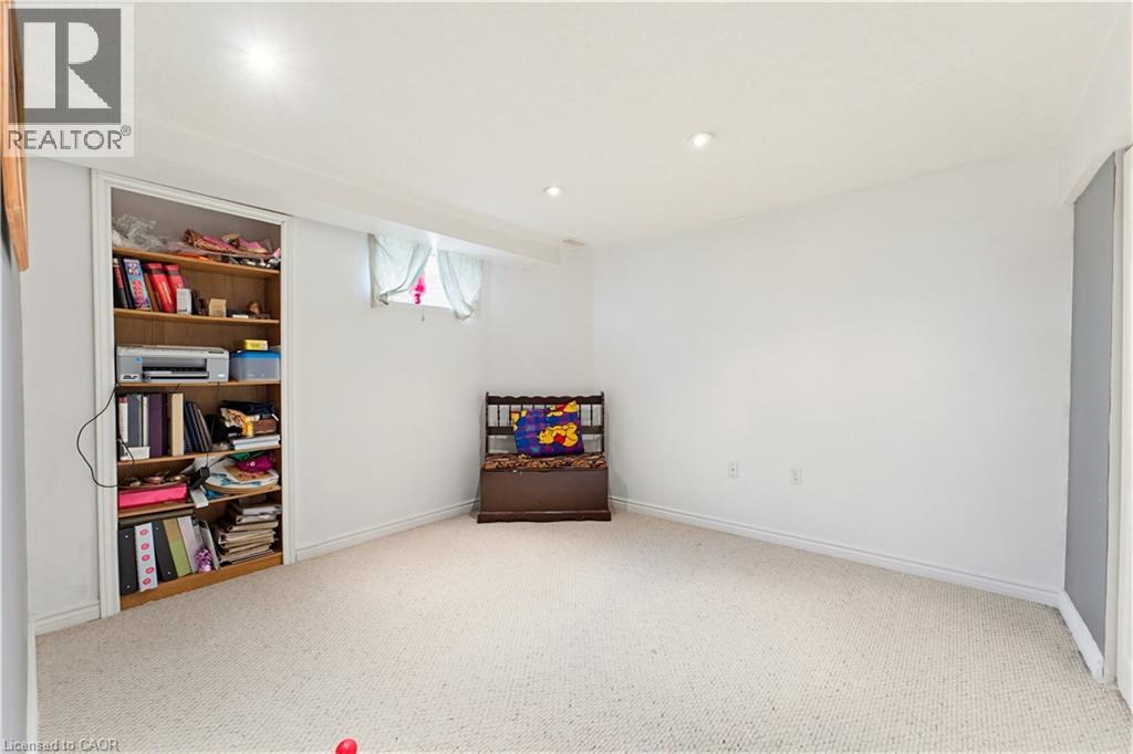 805 Munich Circle, Waterloo, Ontario  N2V 2N5 - Photo 32 - 40836085