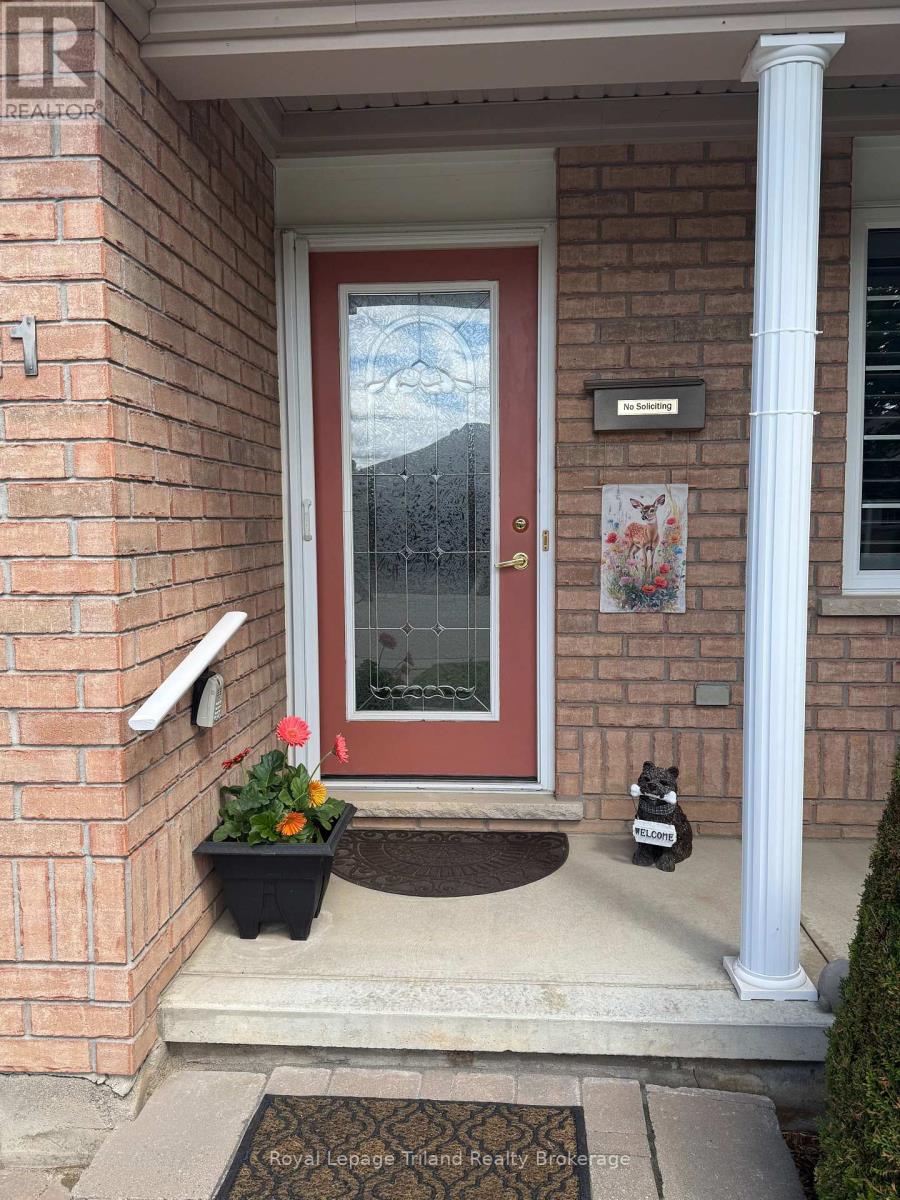121 Weston Drive, Tillsonburg, Ontario  N4G 5X1 - Photo 2 - X13419144