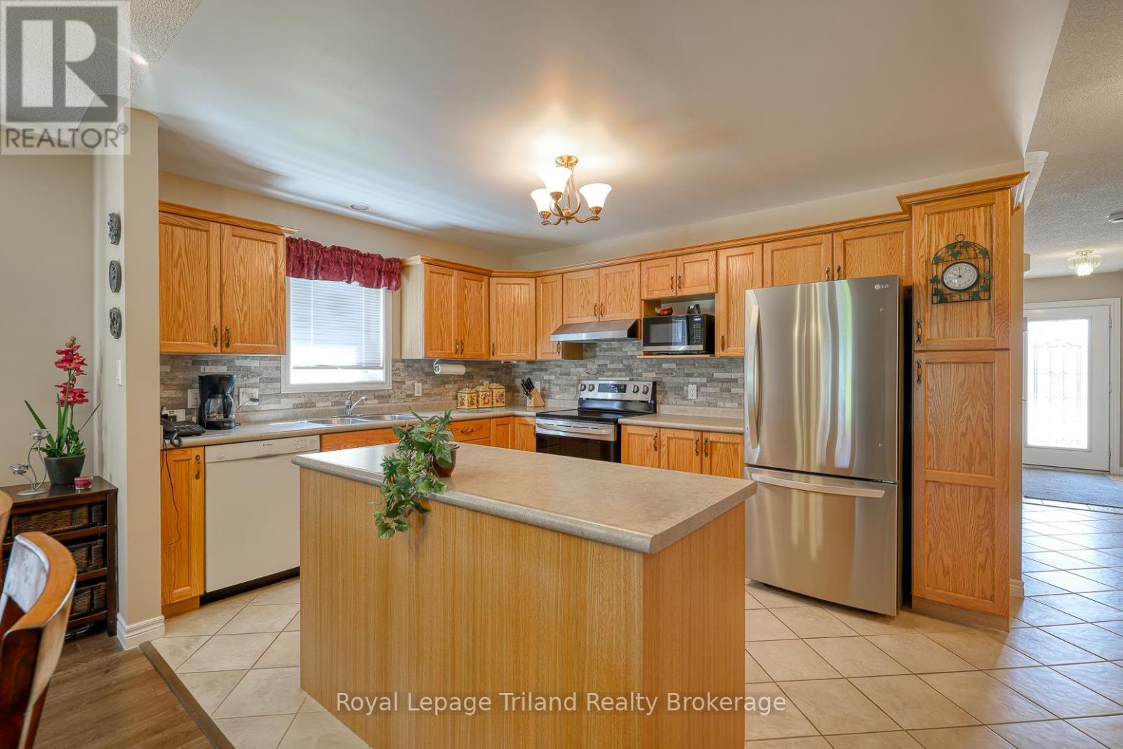 121 Weston Drive, Tillsonburg, Ontario  N4G 5X1 - Photo 8 - X13419144