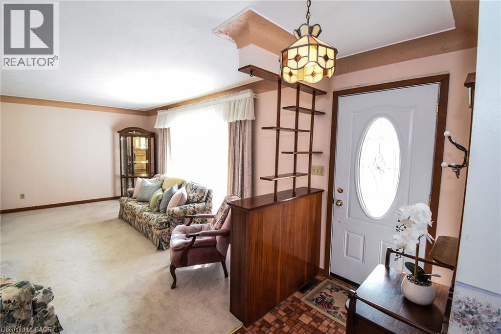 725 Cross Street W, Dunnville, Ontario  N1A 1N6 - Photo 3 - 40838132