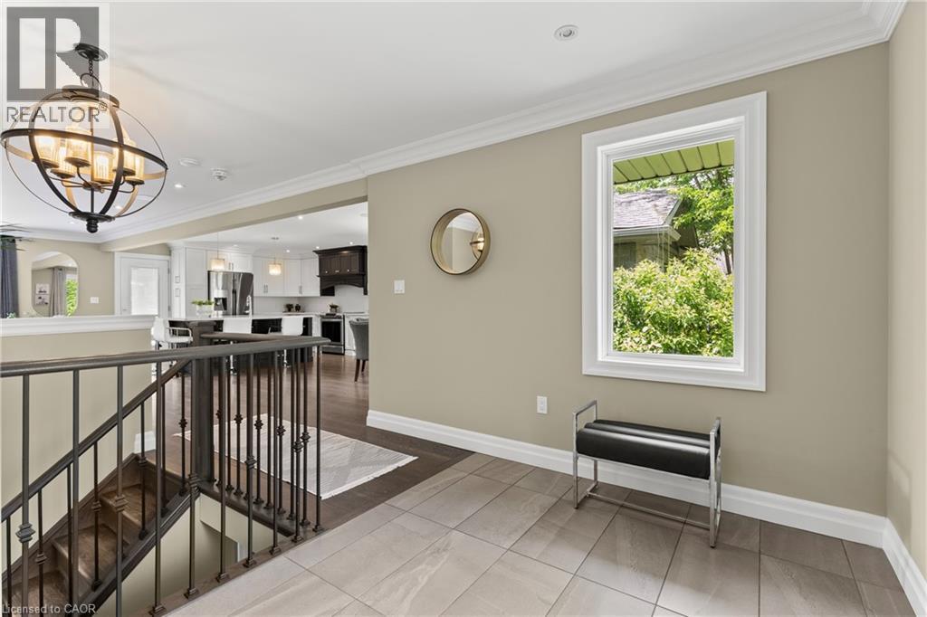 404 Hamilton Drive, Ancaster, Ontario  L9G 2B1 - Photo 6 - 40838101
