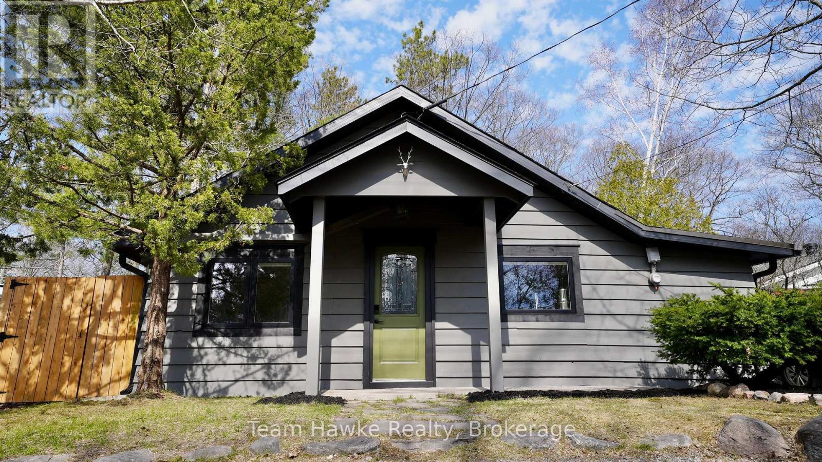 283 Tiny Beaches Road S, Tiny, Ontario  L0L 2J0 - Photo 3 - S13419346