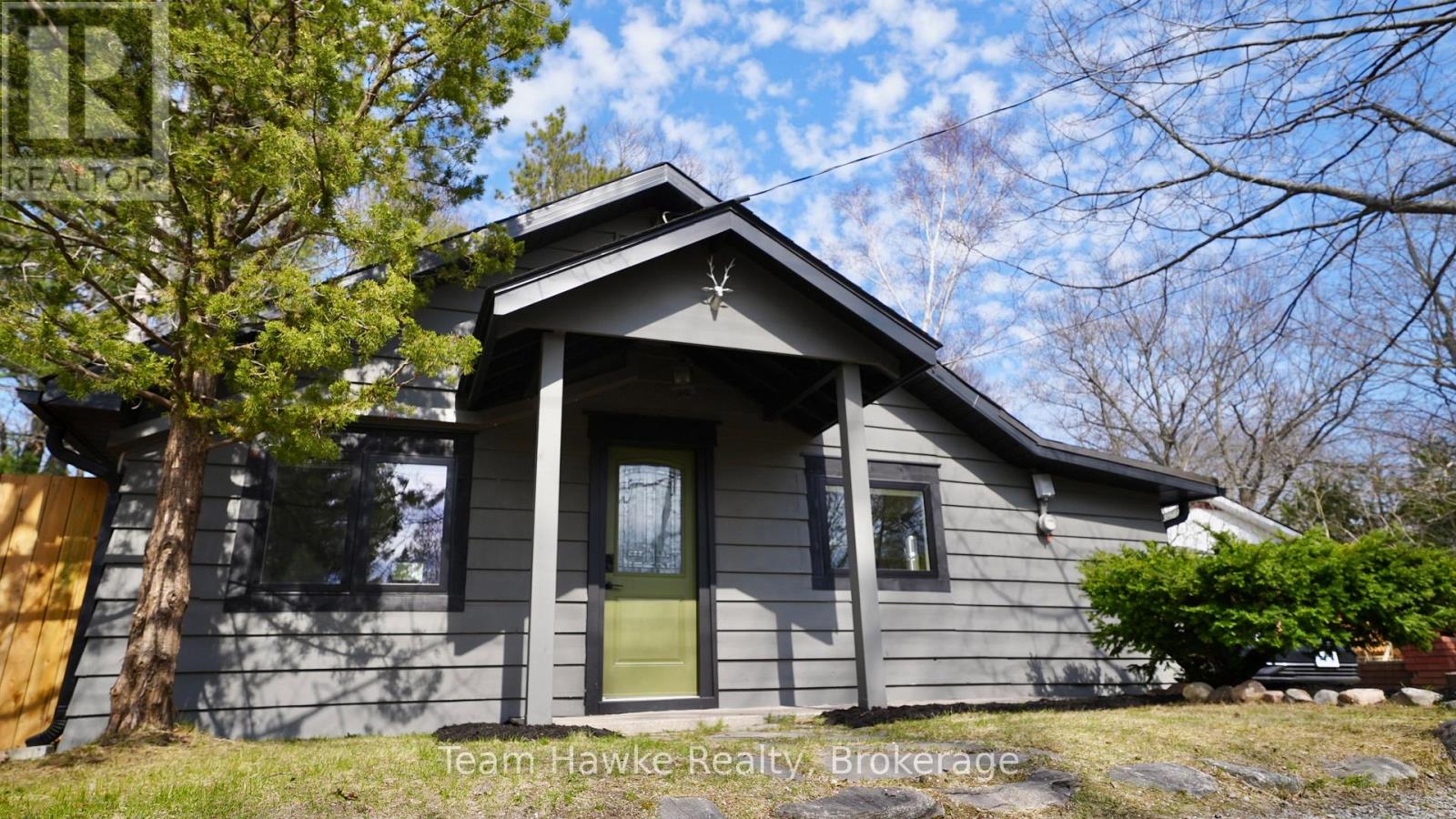 283 Tiny Beaches Road S, Tiny, Ontario  L0L 2J0 - Photo 4 - S13419346