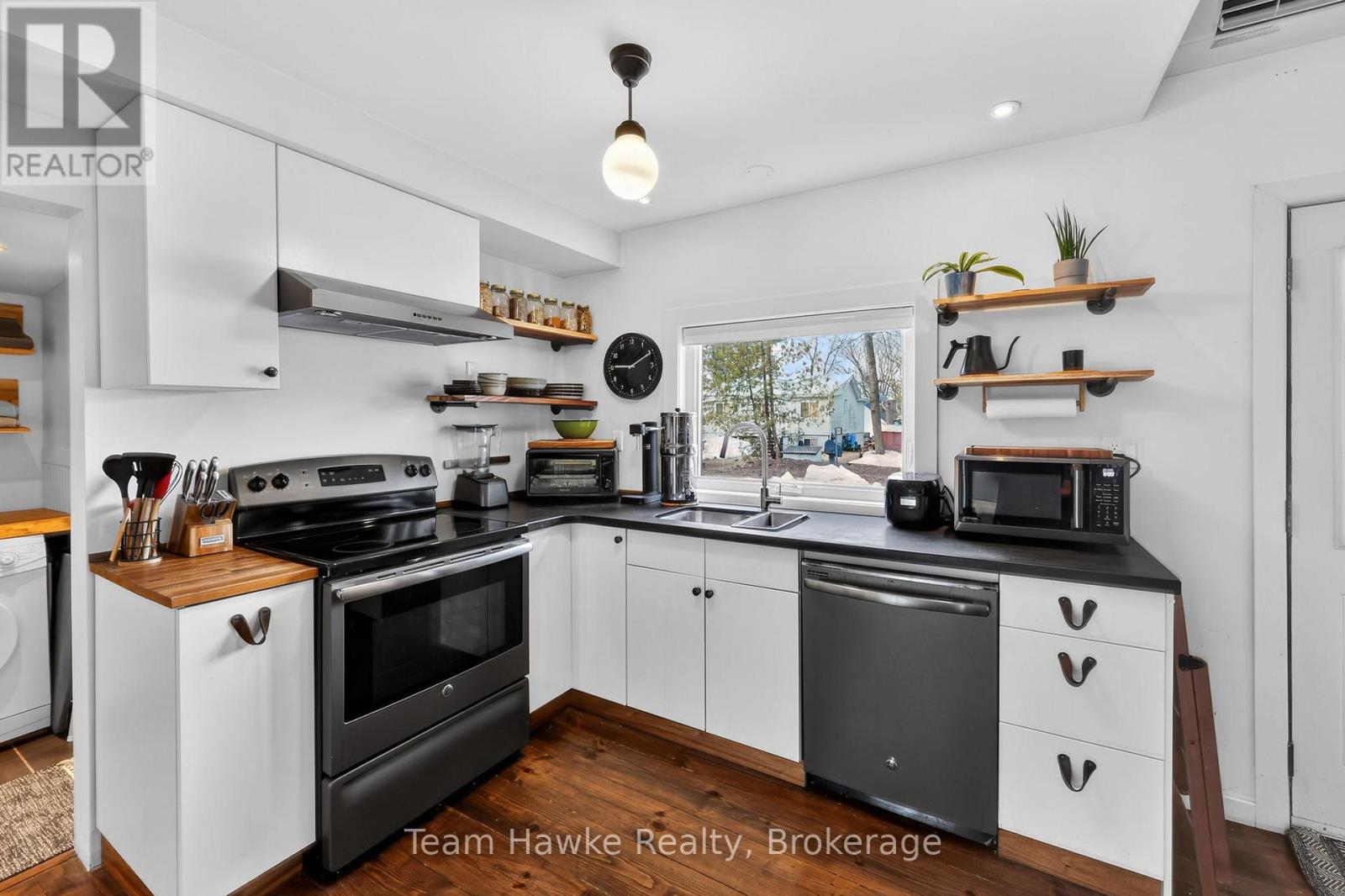 283 Tiny Beaches Road S, Tiny, Ontario  L0L 2J0 - Photo 6 - S13419346
