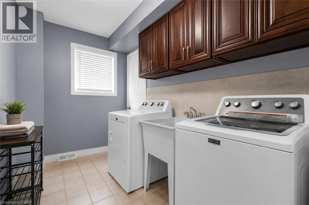 330 Margaret Avenue, Stoney Creek, Ontario  L8E 2J4 - Photo 13 - 40835434