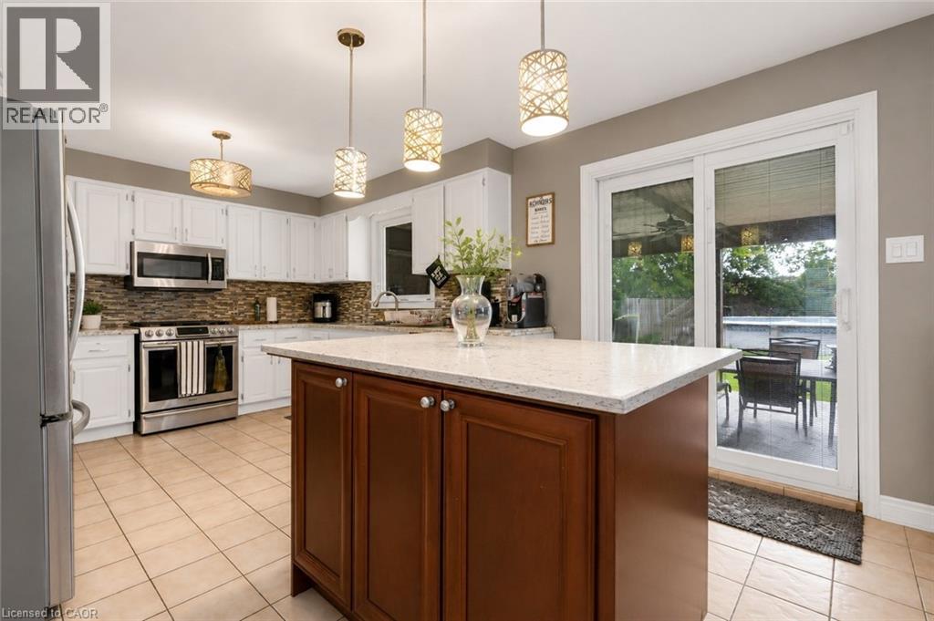 330 Margaret Avenue, Stoney Creek, Ontario  L8E 2J4 - Photo 6 - 40835434