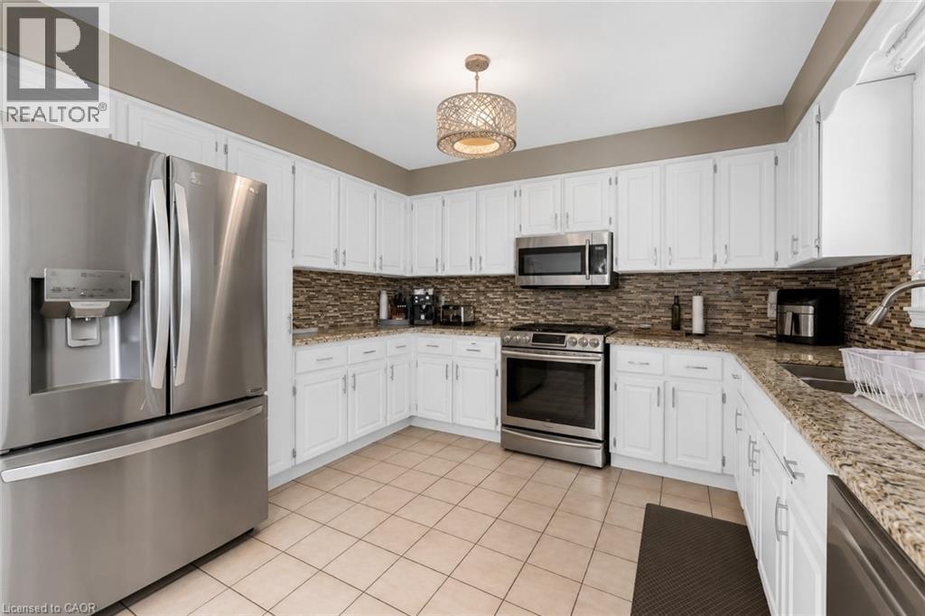330 Margaret Avenue, Stoney Creek, Ontario  L8E 2J4 - Photo 8 - 40835434
