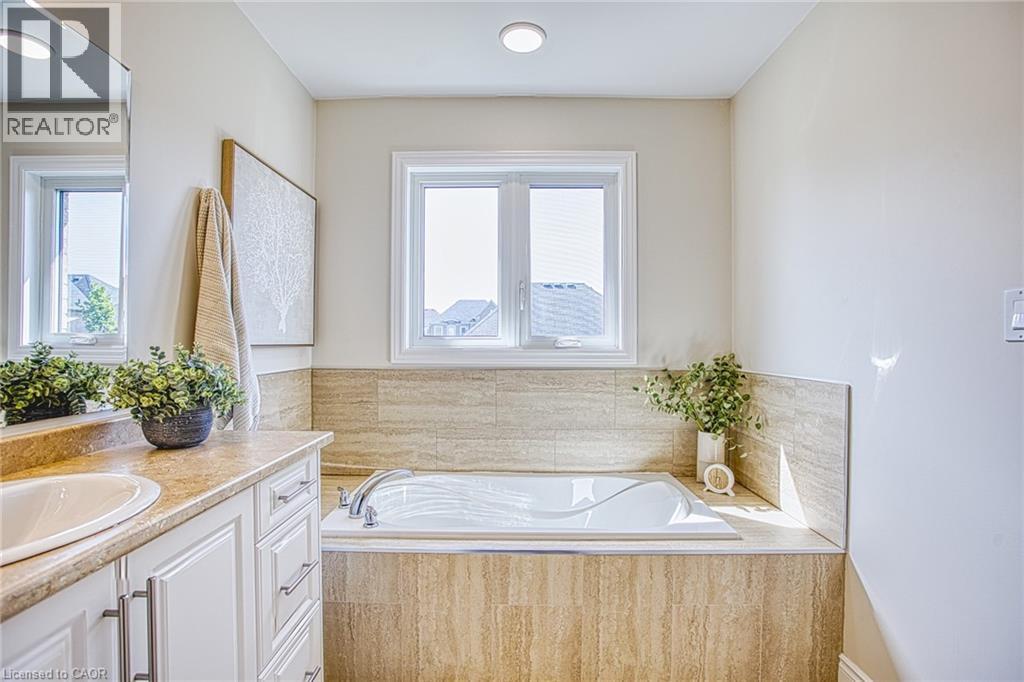 156 Mcknight Avenue, Waterdown, Ontario  L8B 0T7 - Photo 27 - 40837871