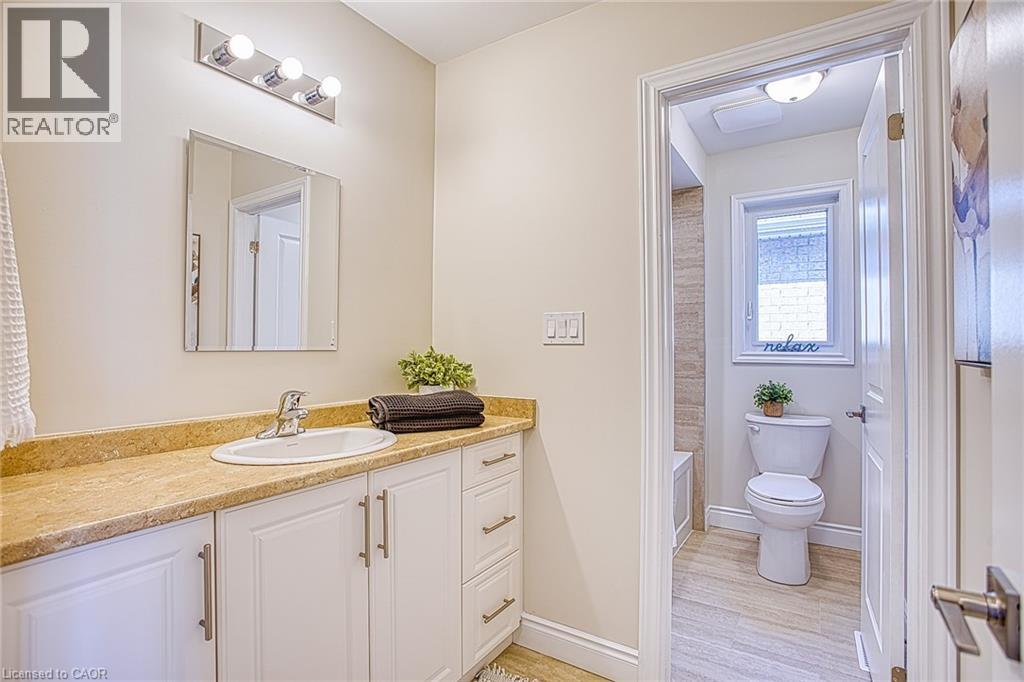 156 Mcknight Avenue, Waterdown, Ontario  L8B 0T7 - Photo 33 - 40837871