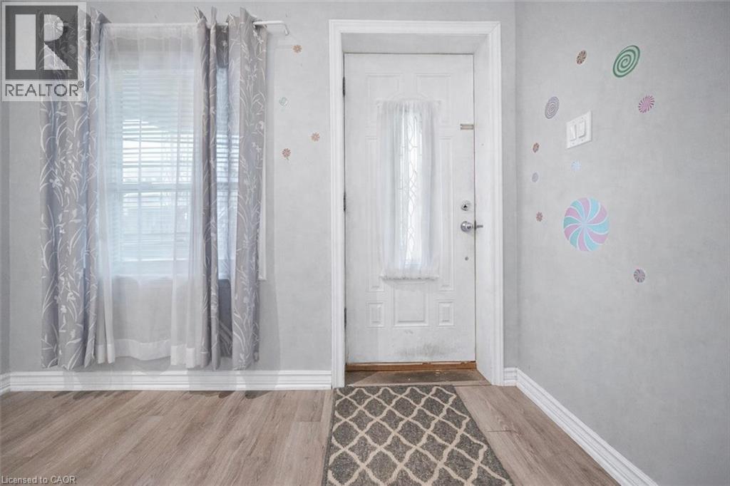 106 Lottridge Street, Hamilton, Ontario  L8L 6T9 - Photo 2 - 40836350