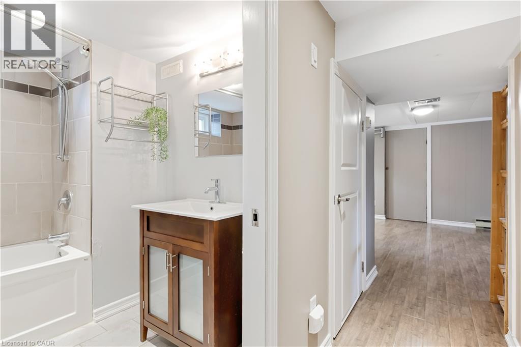 187 Neilson Avenue, Waterloo, Ontario  N2J 2L9 - Photo 30 - 40838078