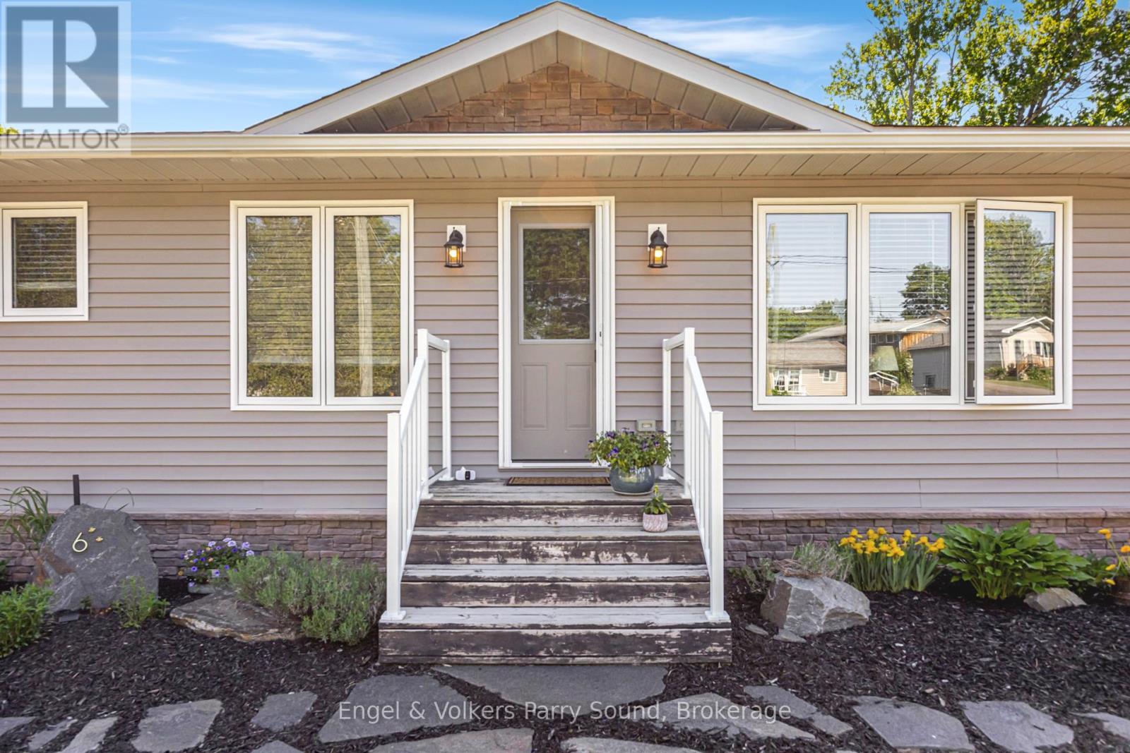 6 Lawrence Street, Parry Sound, Ontario  P2A 2E2 - Photo 4 - X13420562