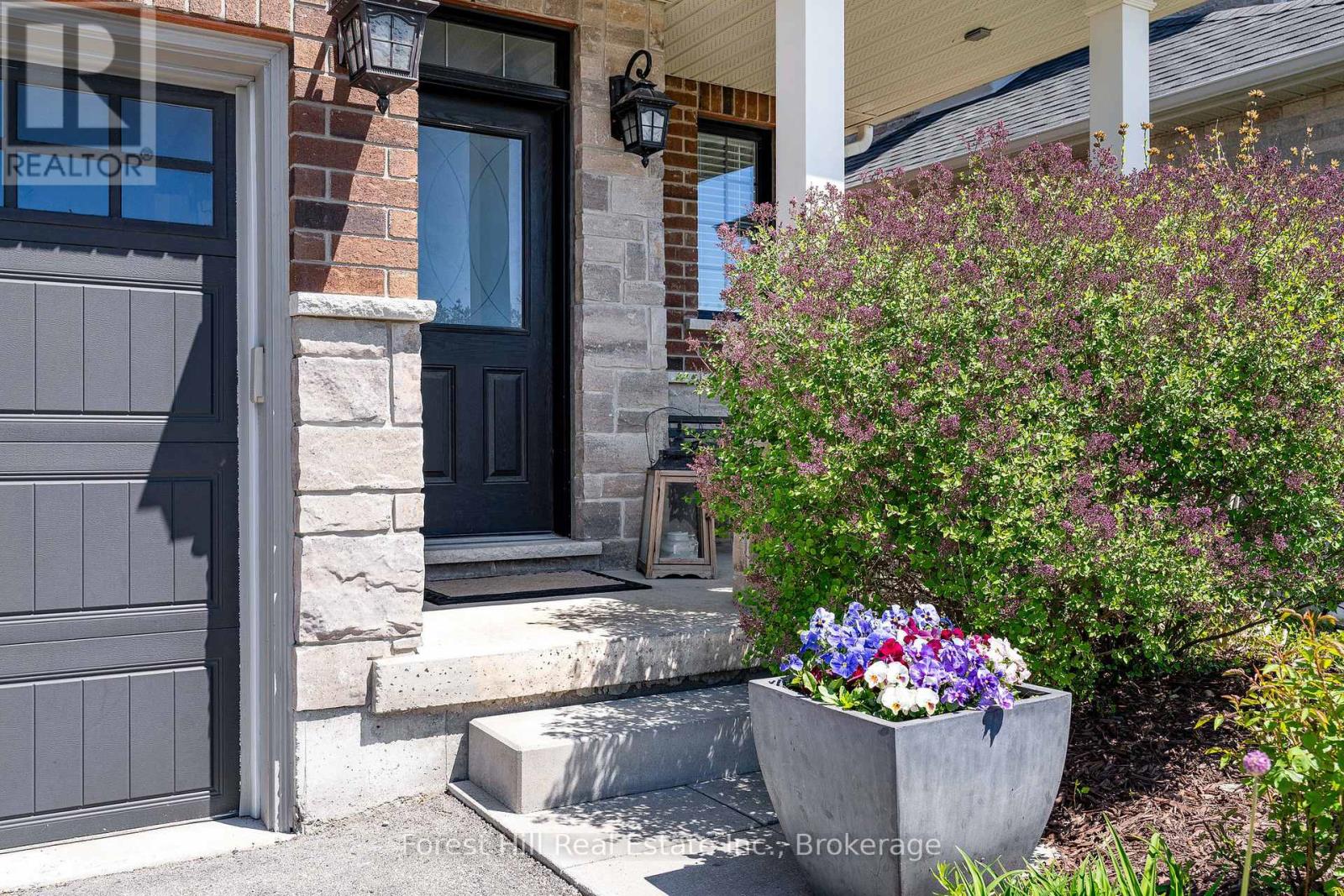 21 Marta Crescent, Barrie, Ontario  L4N 3N6 - Photo 2 - S13420770