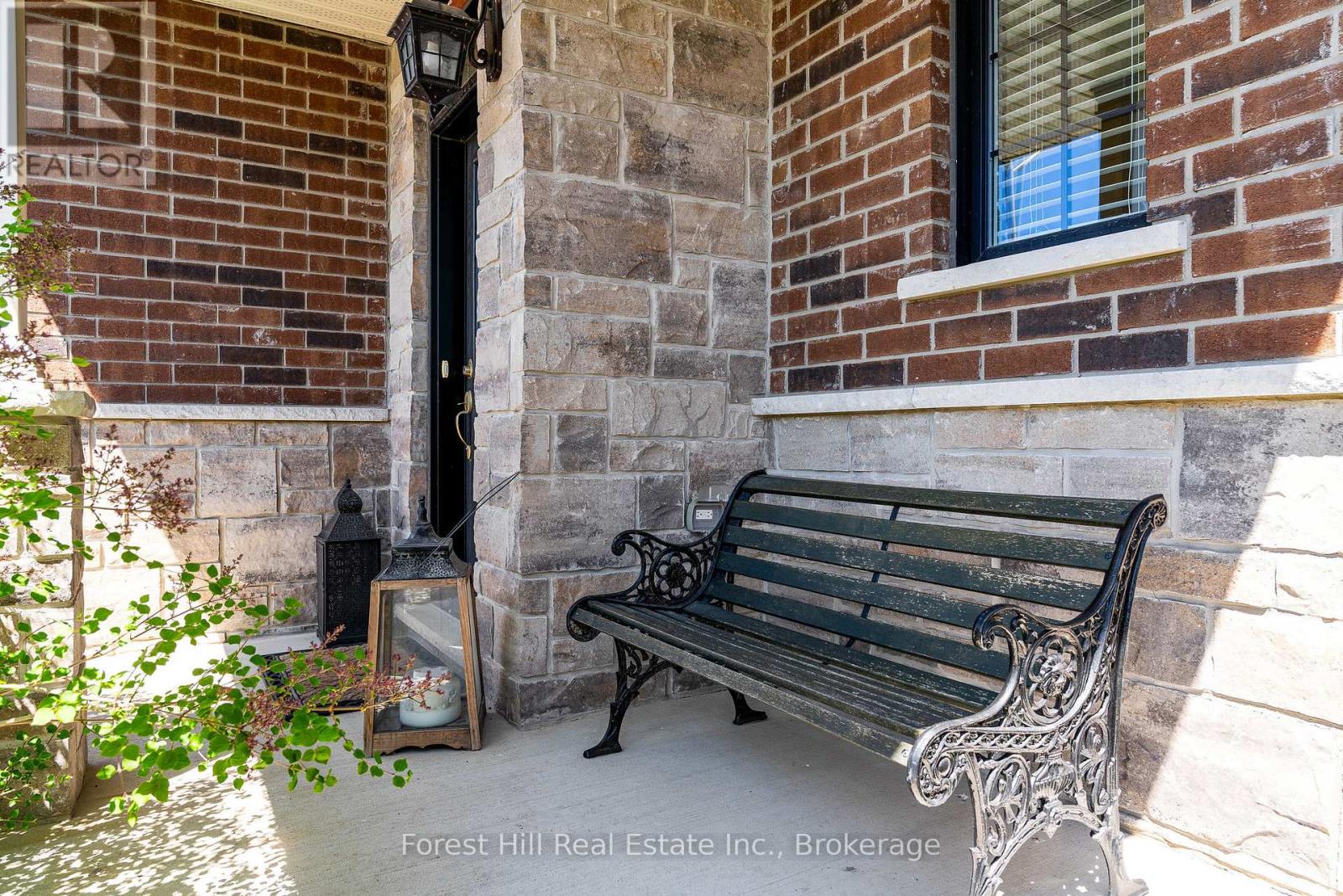 21 Marta Crescent, Barrie, Ontario  L4N 3N6 - Photo 3 - S13420770