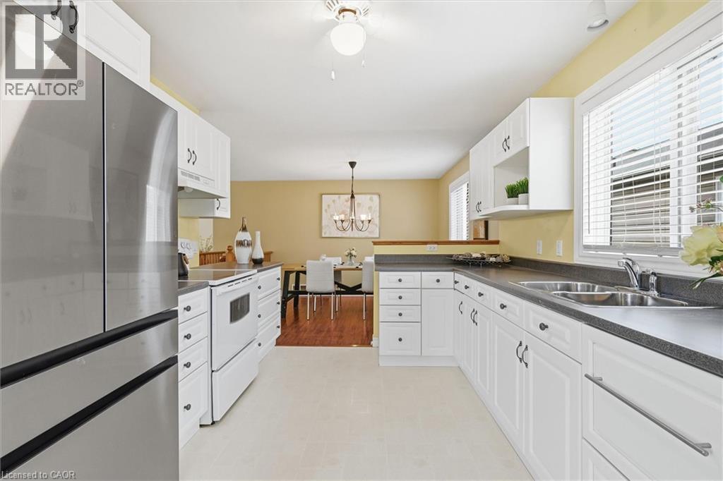 111 Gracehill Crescent, Freelton, Ontario  L8B 1A5 - Photo 9 - 40838270