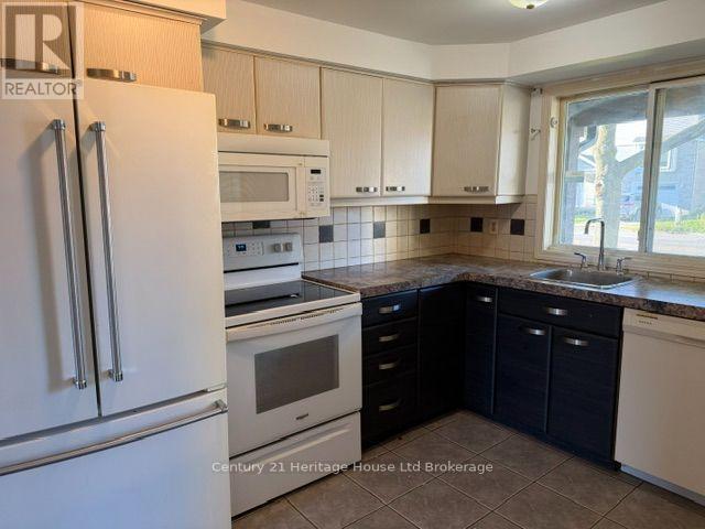 13 - 900 James Street, Woodstock, Ontario  N4S 1S4 - Photo 6 - X13421098