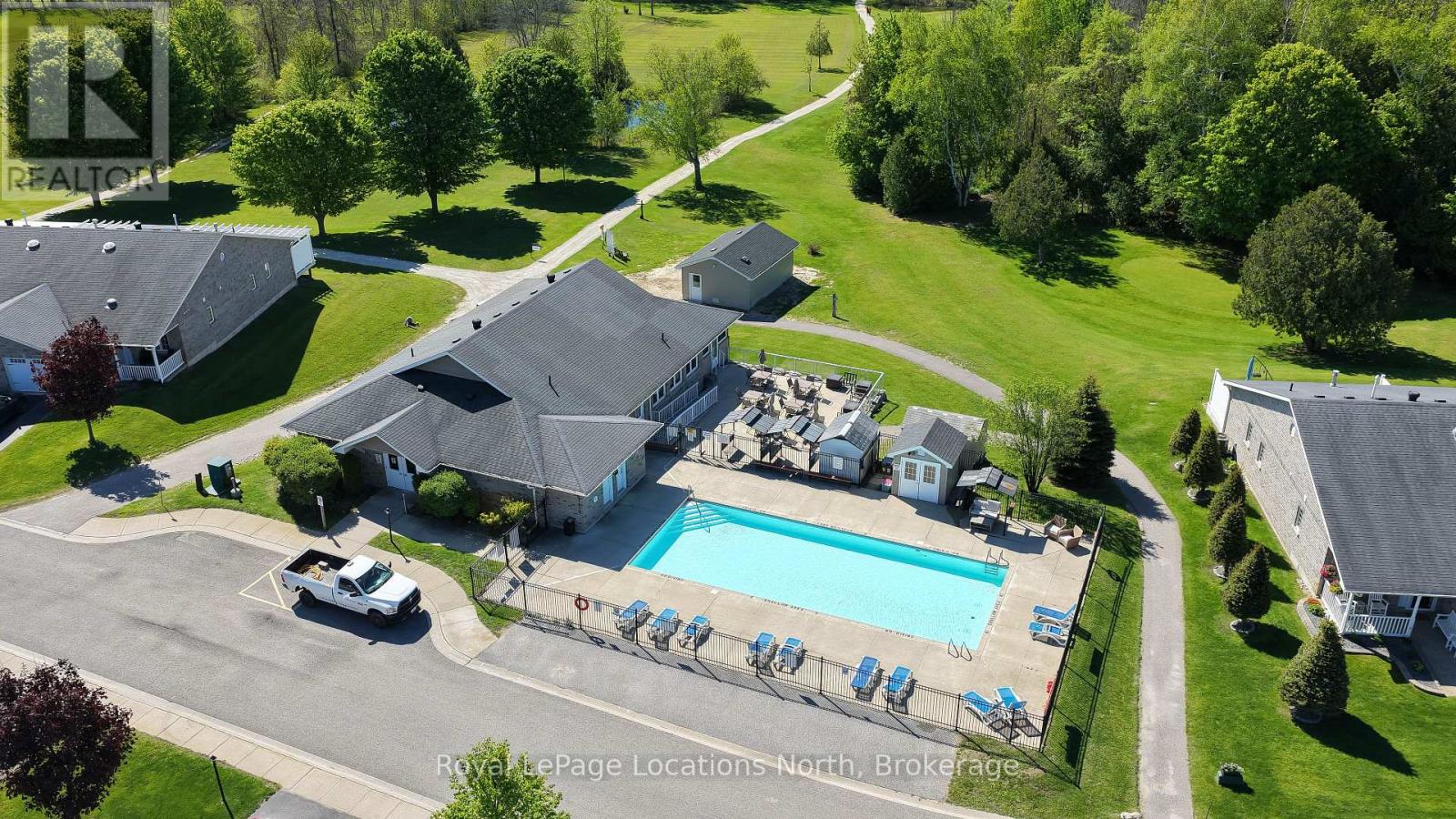 46 Garden Grove Crescent, Wasaga Beach, Ontario  L9Z 0E6 - Photo 4 - S13421340