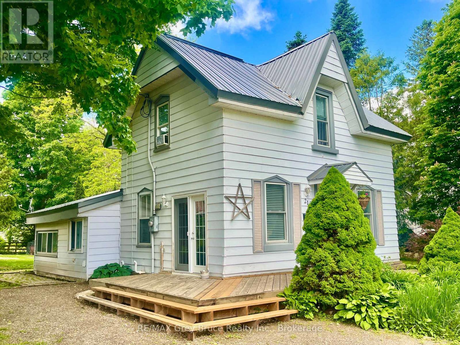 212 Yonge Street S, Arran-Elderslie, Ontario  N0H 2N0 - Photo 3 - X13421218