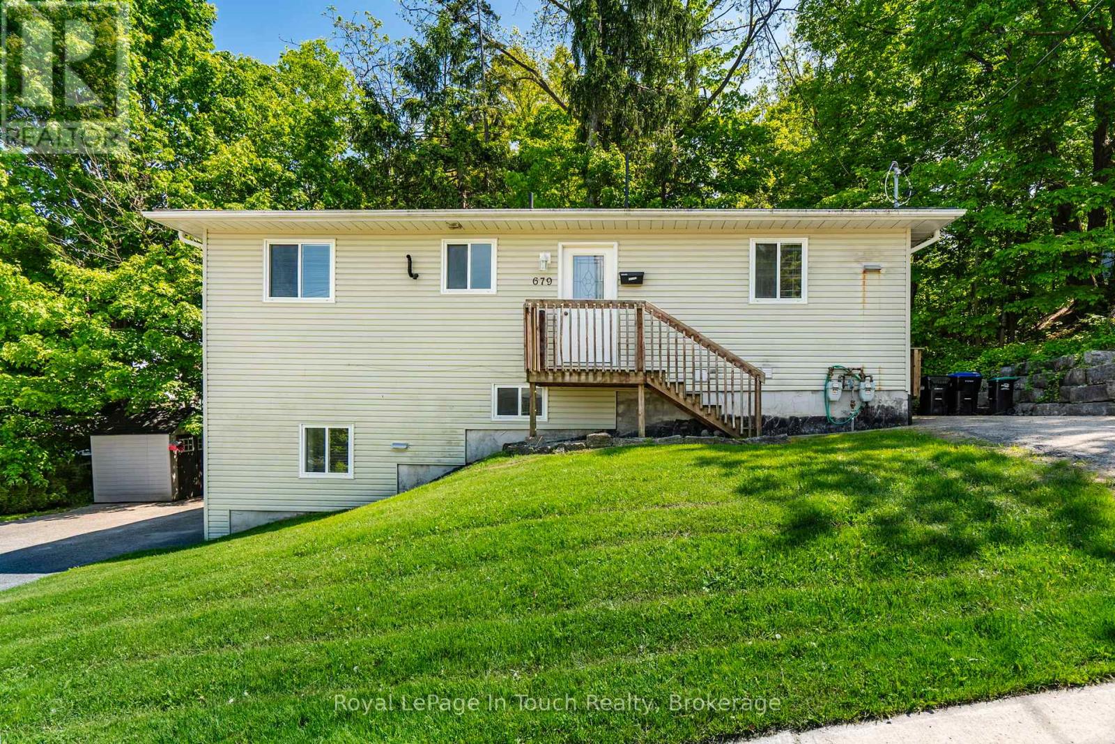 679 Montreal Street, Midland, Ontario  L4R 1G5 - Photo 3 - S13421928