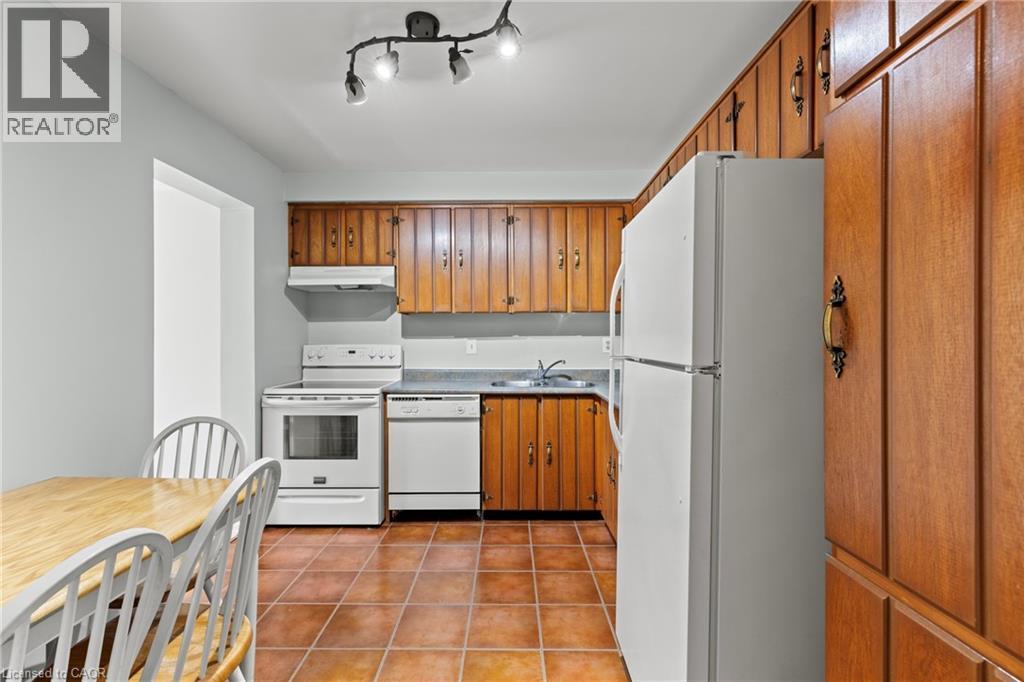 2825 Gananoque Drive Unit# 11, Mississauga, Ontario  L5N 1V6 - Photo 10 - 40838360