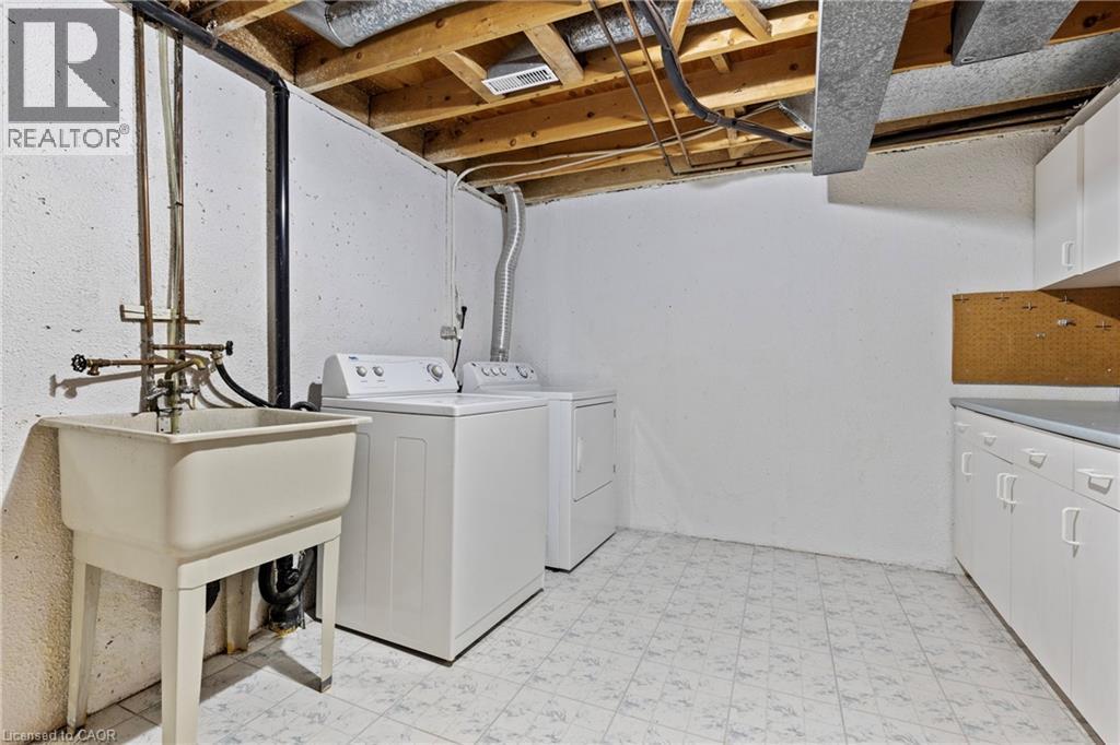 2825 Gananoque Drive Unit# 11, Mississauga, Ontario  L5N 1V6 - Photo 27 - 40838360