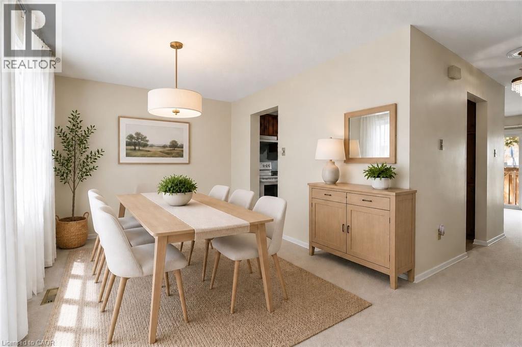 2825 Gananoque Drive Unit# 11, Mississauga, Ontario  L5N 1V6 - Photo 3 - 40838360
