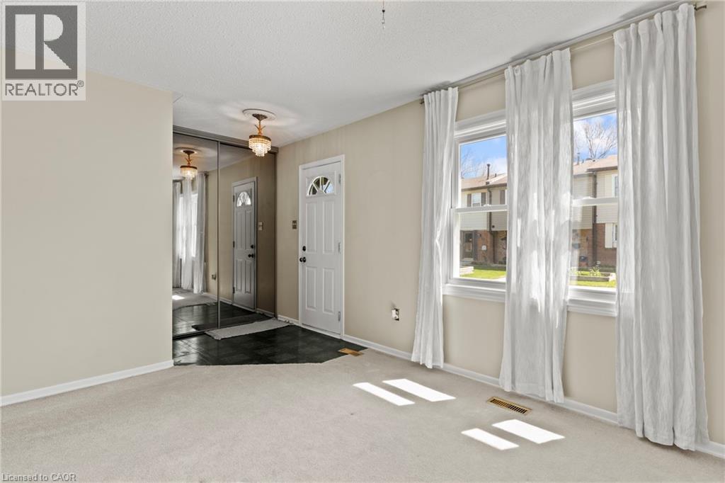 2825 Gananoque Drive Unit# 11, Mississauga, Ontario  L5N 1V6 - Photo 6 - 40838360