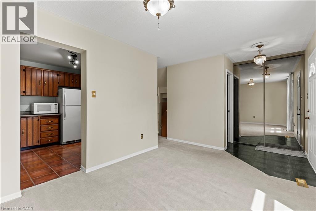 2825 Gananoque Drive Unit# 11, Mississauga, Ontario  L5N 1V6 - Photo 8 - 40838360