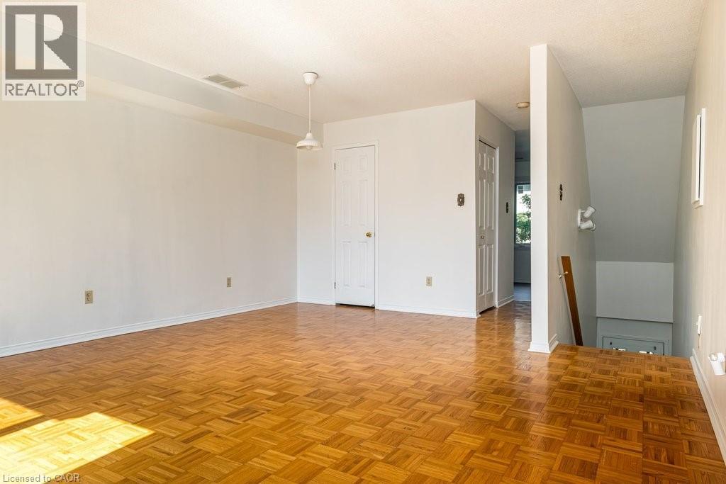 266 Limeridge Road E Unit# 10, Hamilton, Ontario  L9A 2S7 - Photo 7 - 40838252