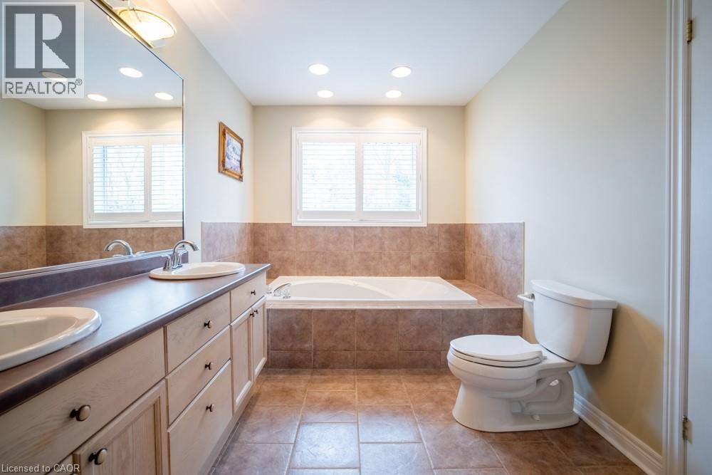 8 Sophie Court, Grimsby, Ontario  L3M 5L6 - Photo 28 - 40838394