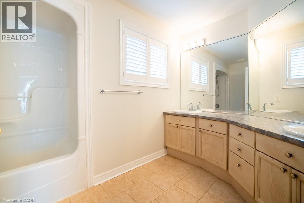 8 Sophie Court, Grimsby, Ontario  L3M 5L6 - Photo 30 - 40838394