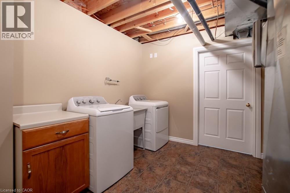 8 Sophie Court, Grimsby, Ontario  L3M 5L6 - Photo 39 - 40838394