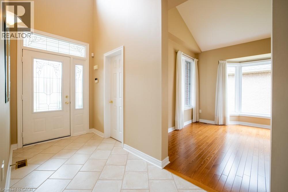 8 Sophie Court, Grimsby, Ontario  L3M 5L6 - Photo 6 - 40838394