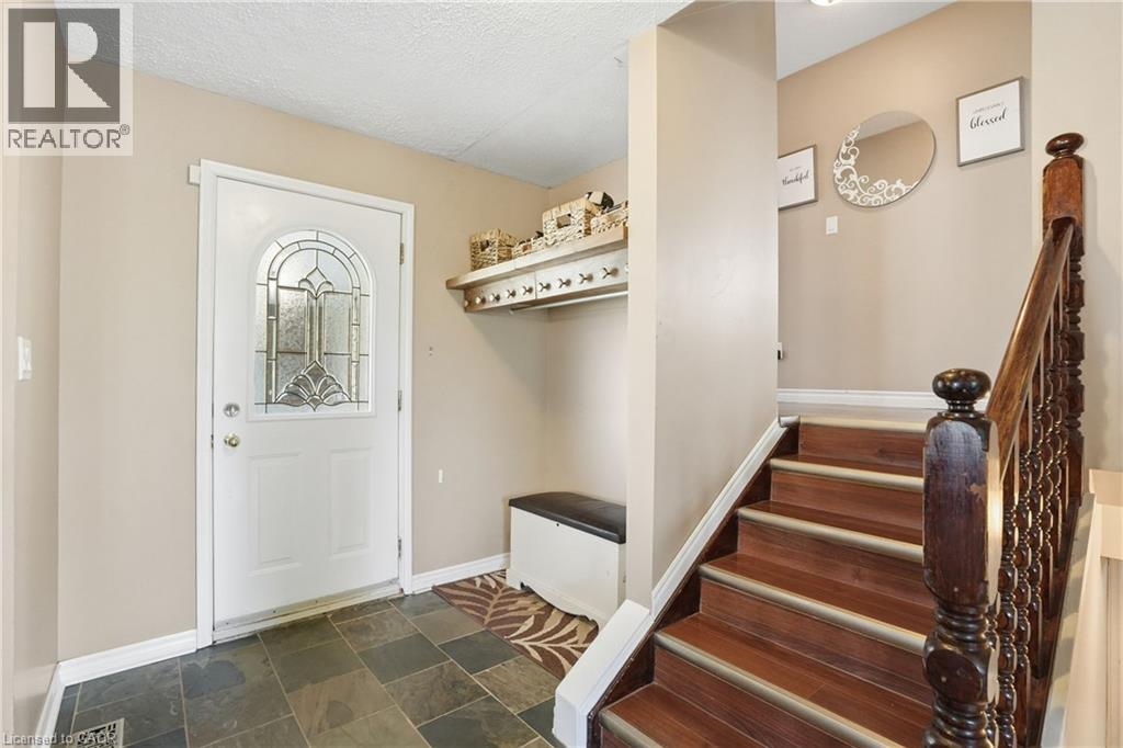 2 Loring Crescent, Stoney Creek, Ontario  L8E 3X3 - Photo 5 - 40837811
