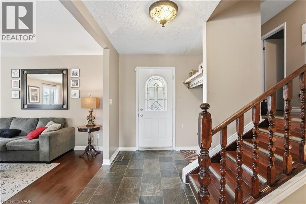 2 Loring Crescent, Stoney Creek, Ontario  L8E 3X3 - Photo 7 - 40837811