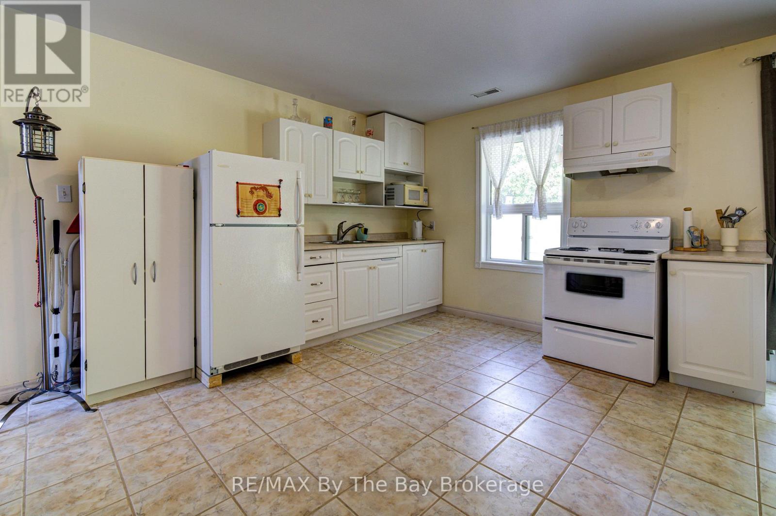 50 Donato Way, Wasaga Beach, Ontario  L9Z 1R9 - Photo 11 - S13423472