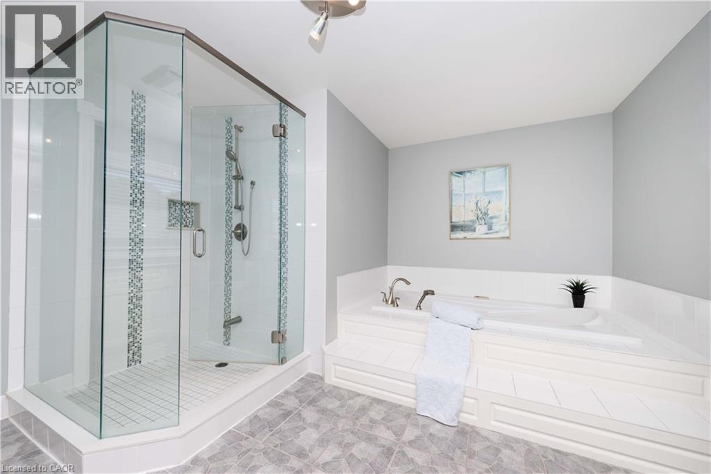 8 Cheval Drive, Grimsby, Ontario  L3M 4P9 - Photo 25 - 40838421